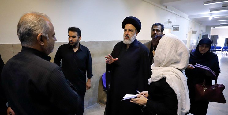 بازدید سرزده آیت‌الله رئیسی از مجتمع قضایی شهید مطهری