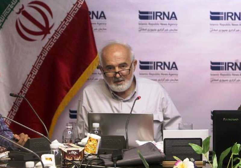 در نامه‌ای به رییس قوه قضاییه/ توکلی: مجرمان یقه‌سفید و مسوولان وقت بانک مرکزی را محاکمه کنید