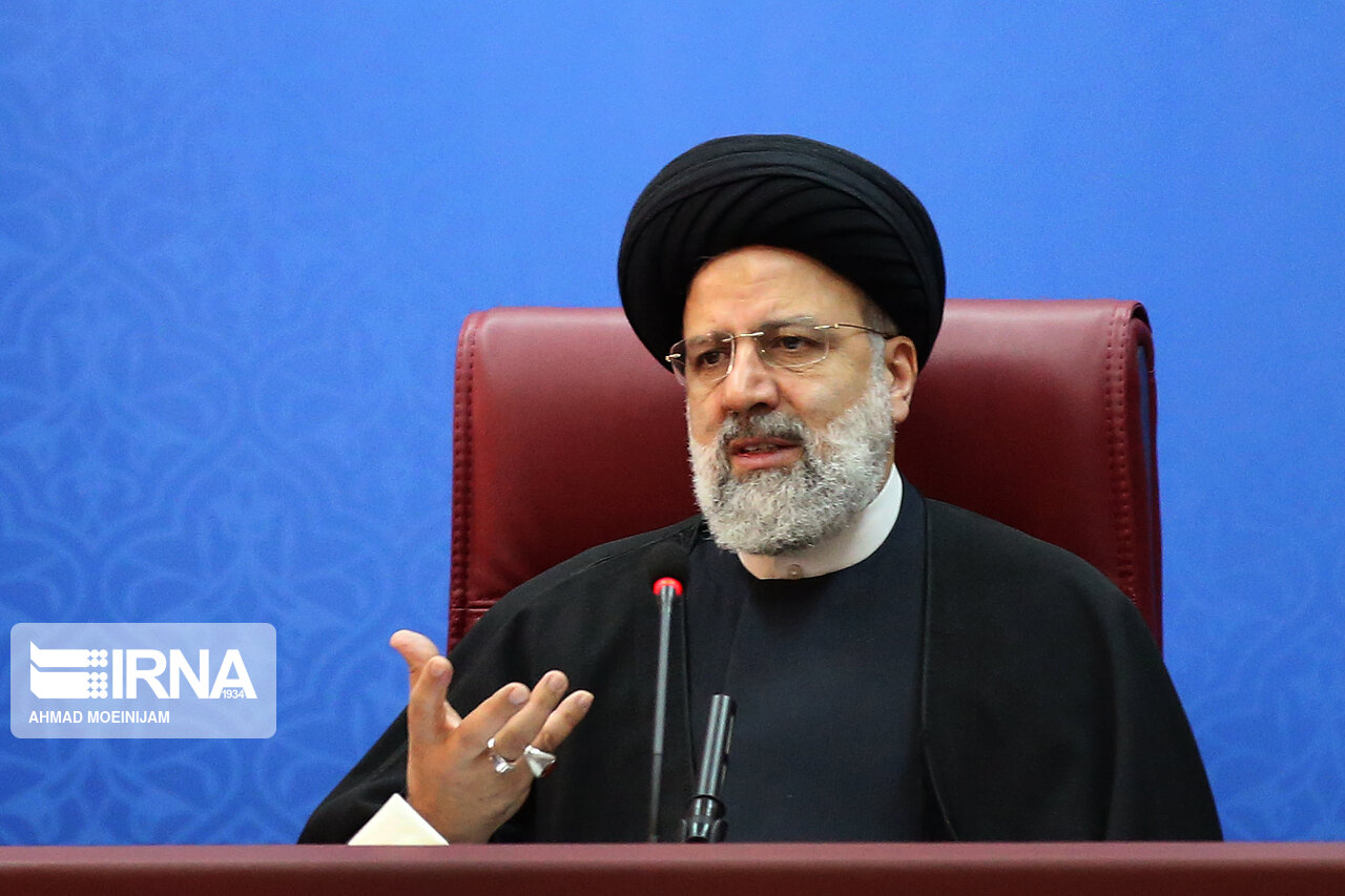 همه دستگاه‌ها به کمک بهداشت و درمان کشور بشتابند