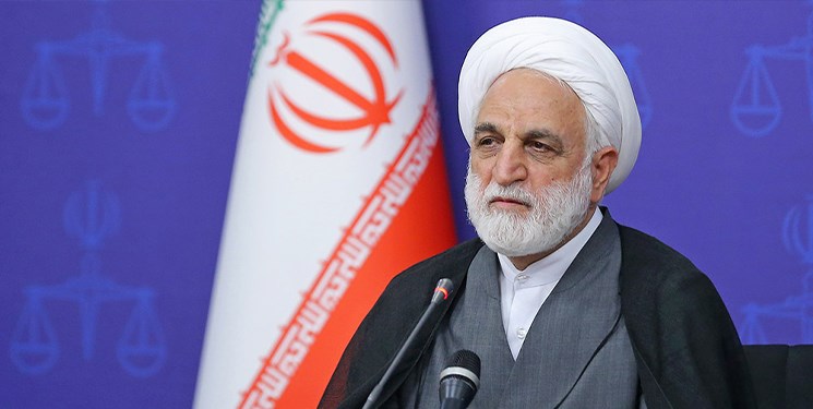 محسنی اژه‌ای: کسی برای دفاع از حقوق زنان ایران شایسته‌تر از خانواده شهدا نیست