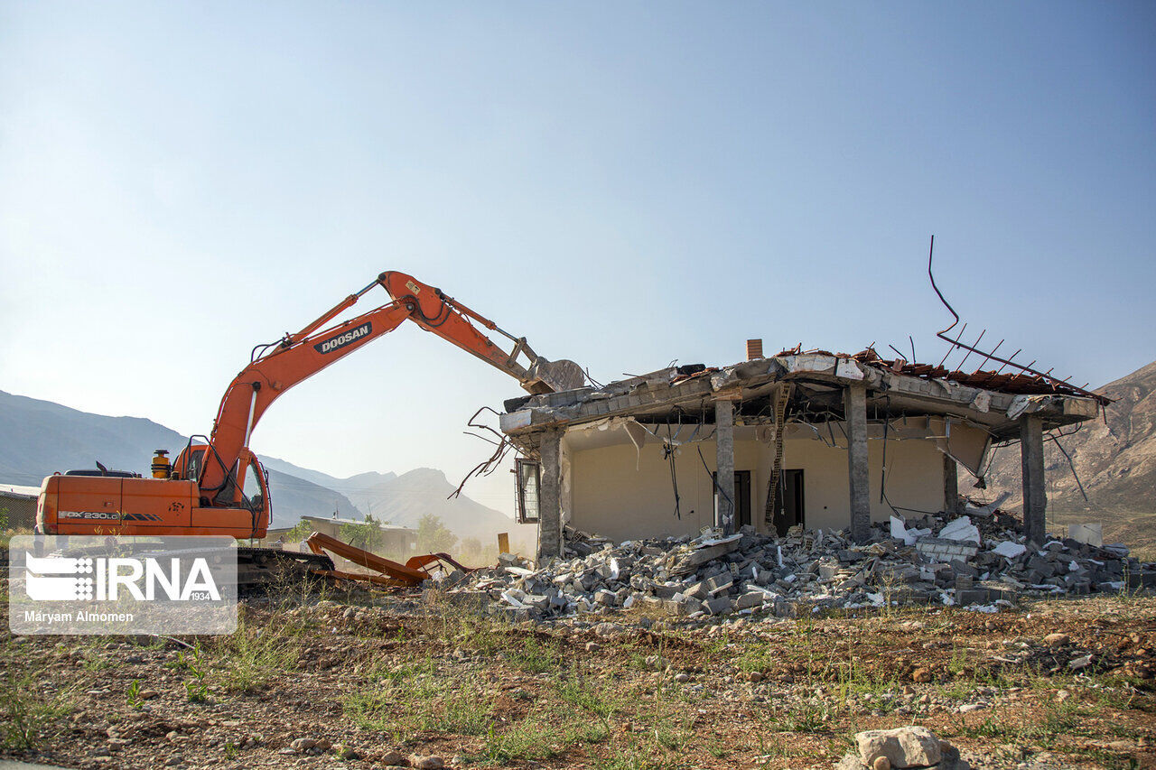 یکهزار و ۶۹۴ هکتار زمین در استان بوشهر به بیت‌المال بازگردانده شد