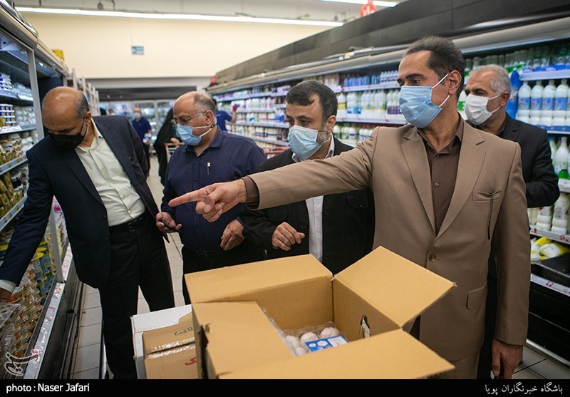 گشت تعزیرات برای بررسی کالاهای تنظیم بازاری