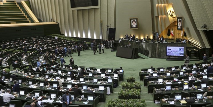 جزئیات طرح مجلس برای حذف ظرفیت خدمات حقوقی