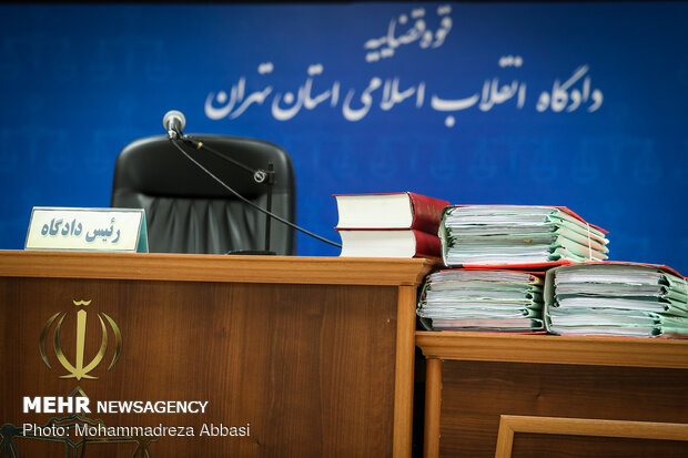 در دادگاه دیواندری و ۸ متهم اخلال در نظام اقتصادی مطرح شد؛  خرید و فروش کشتی با وجوه بانک ملت/ قاچاق ارز به ترکیه