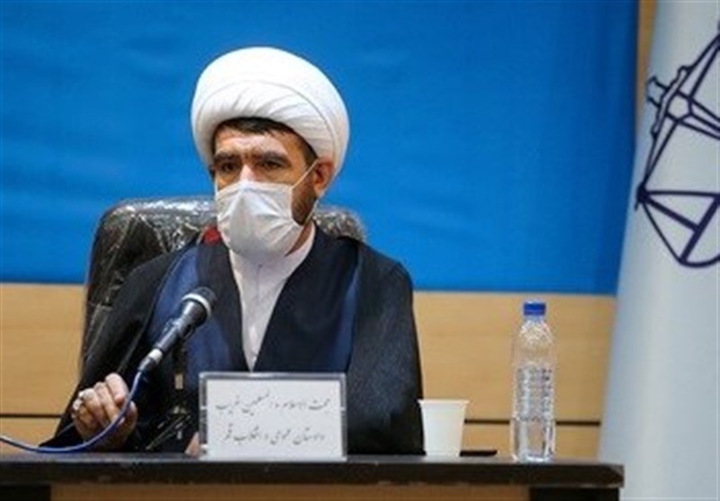 قاضی جعلی در قم دستگیر و محاکمه شد