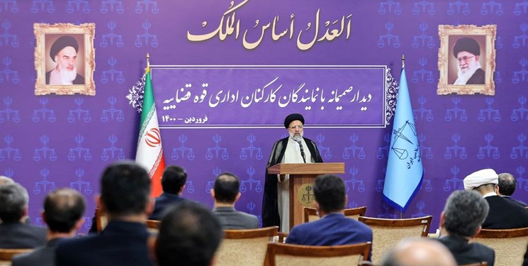 رئیسی: قضات و کارمندان دستگاه قضا نباید دغدغه معیشت داشته باشند