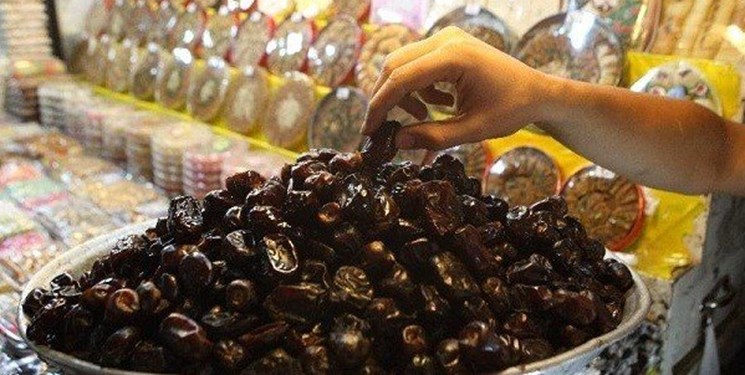 فروش «خرما» پائین‌تر از قیمت مصوب/ نظارت تعزیرات بر اقلام پرمصرف ماه رمضان