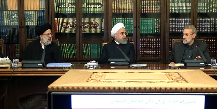 ادعای مخالفت آیت‌الله رئیسی با بنزین ۱۲۰۰ تومانی تکذیب شد