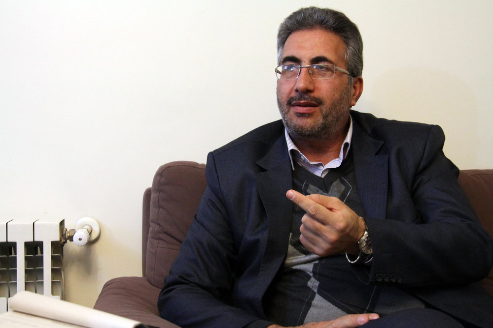 مدیرکل تعزیرت حکومتی استان تهران خبر داد:  قطع سهمیه سه ماه ۶۰ خودروی سنگین به دلیل عرضه خارج از شبکه سوخت