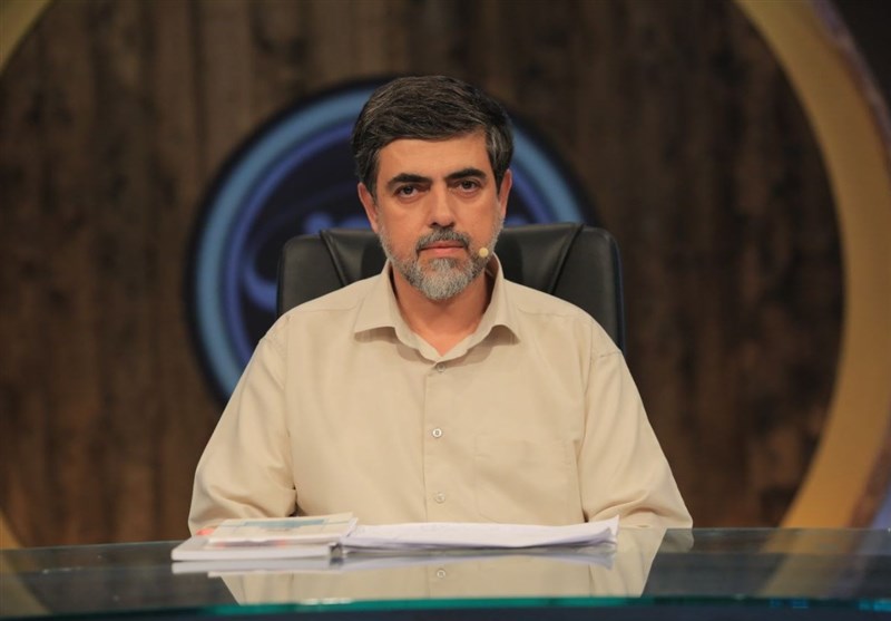 جامعه باید به جای الگوگیری از نفاق مسئول ریاکار، با او مقابله کند