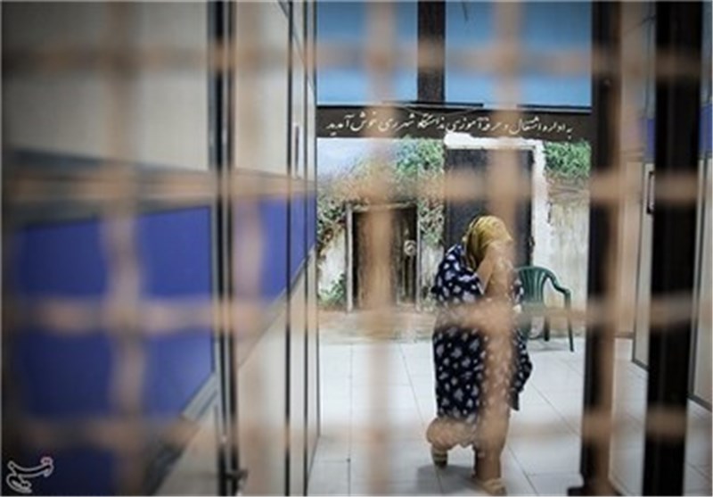 پیگیری ادعاها درباره بدرفتاری با یک "زندانی امنیتی" توسط رئیس سازمان زندان‌ها