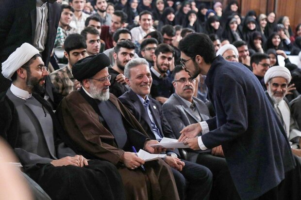 نماینده بسیج دانشجویی دانشگاه تهران:  شاهد یک نشست کاملا دانشجویی با حضور رئیس قوه قضائیه بودیم