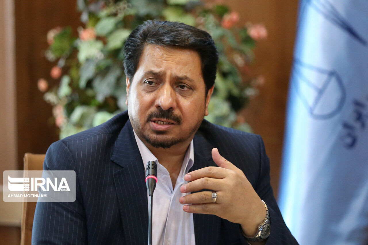 معاون وزیر دادگستری: وکالت کسب وکار نیست