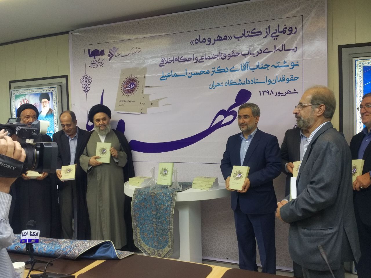نماینده مردم تهران در مجلس خبرگان؛  کشور از چاپلوسی رنج می‌کشد