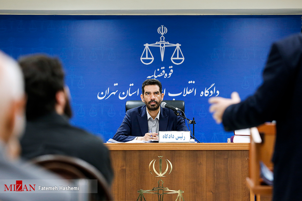 هشتمین جلسه رسیدگی به اتهامات هادی رضوی و دیگر متهمان بانک سرمایه/قاضی مسعودی: قطعا بهتر می‌دانید پول‌ها کجا است